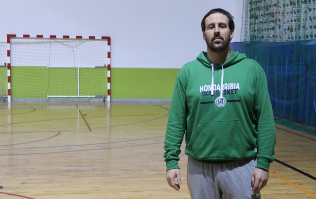 GANIX MIRON, Hondarribia Ikasbasket taldeko entrenatzailea: “Egun ona daukagunean, oso zaila da gu mendean hartzea”