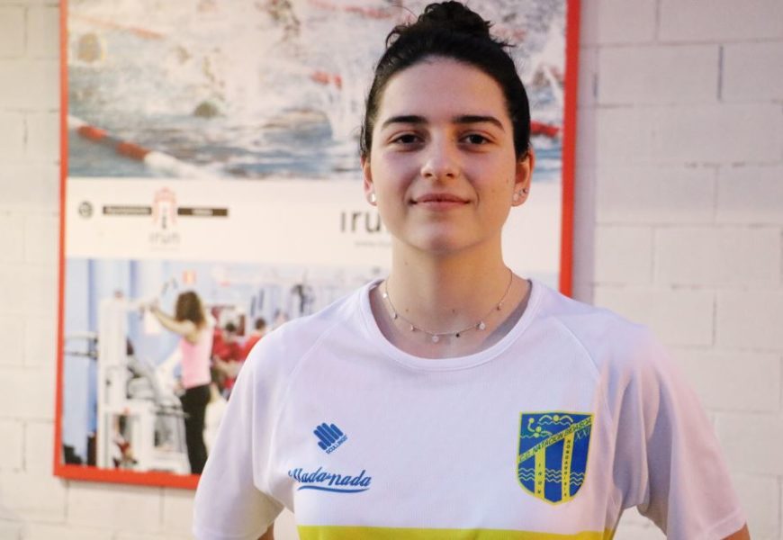 Iraia Oskila, Bidasoa XXIeko waterpolo jokalaria: “Taldekideekin koordinatzeak eta kirolean gustura aritzeak zer-nolako garrantzia daukan ikasten ari gara” Iraia Oskila, Bidasoa XXIeko waterpolo jokalaria: “Taldekideekin koordinatzeak eta kirolean gustura aritzeak zer-nolako garrantzia daukan ikasten ari gara”
