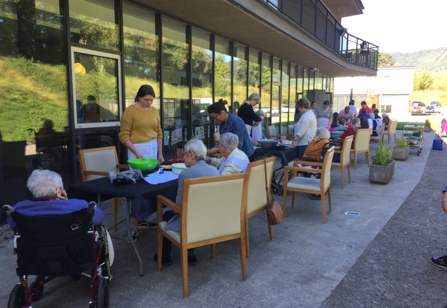 Aste Urdinaren barnean antolatutako ekintzetan parte hartu du Caser Residencialek