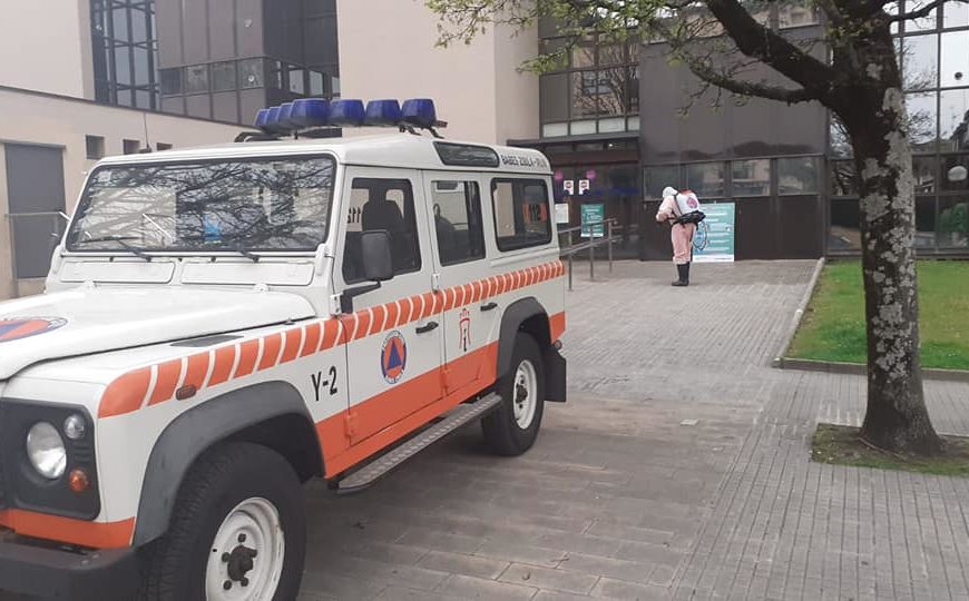 Babes Zibileko boluntarioen lan ezinbestekoa berrogeialdian zehar hiritarren beharrak asetzeko