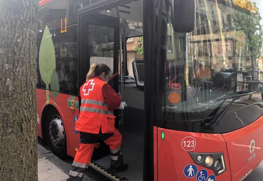 Jardueraren etendura amaitu ostean lanera itzuli dira irundar asko