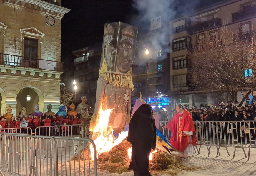 Sardinaren ehorzketa eta Zanpantzar Erreketarekin amaituko dira gaur Inauteriak Irunen