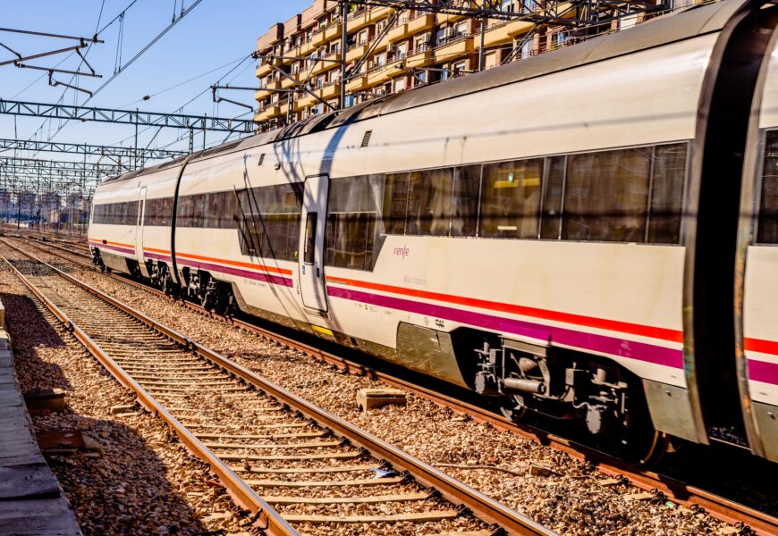 Irun eta Brinkola arteko tren zerbitzua abuztuaren 3tik 25era etengo da