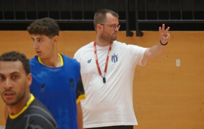 Álex Mozasen kontratua 2029ra arte berritu da Bidasoako lehen taldeko entrenatzailea gisa