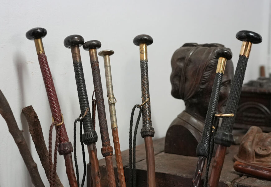 Beñat Alberdi, artisaua: “Hemen, Euskal Herrian, makila ikur emozional bat da bertako jendearentzat, beraz, oso opari sentitua da” Beñat Alberdi, artisaua: “Hemen, Euskal Herrian, makila ikur emozional bat da bertako jendearentzat, beraz, oso opari sentitua da”