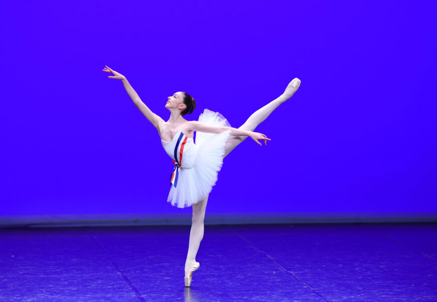 Adriana Marquiegui, ballet dantzaria:  “Balletak badu zerbait berezia, hegan egingo banu bezala sentiarazten nauena”