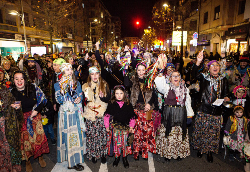 Irun´go Atsegiña aurtengo Galdaragileen Konpartsa antolatzeko lanetan dabil
