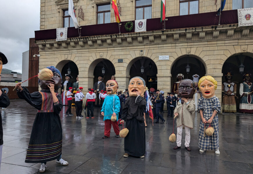 Irun´go Atsegiñak leku aldaketa jakinarazi du buruhandi berrien aurkezpenerako Irun´go Atsegiñak leku aldaketa jakinarazi du buruhandi berrien aurkezpenerako