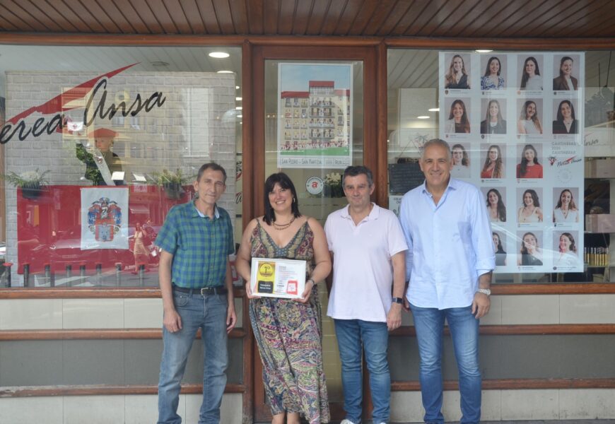 Nerea Ansa ile-apaindegiak irabazi du 2025eko Sanmartzialetako erakusleihoen lehiaketa Nerea Ansa ile-apaindegiak irabazi du 2025eko Sanmartzialetako erakusleihoen lehiaketa