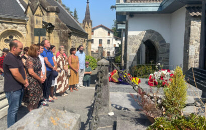 Pikoketan fusilatutakoak izan dituzte gaur gogoan Blaiako hilerrian