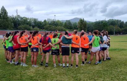 Txingudikoek emakumeak errugbira erakartzeko jardunaldia antolatu dute larunbaterako