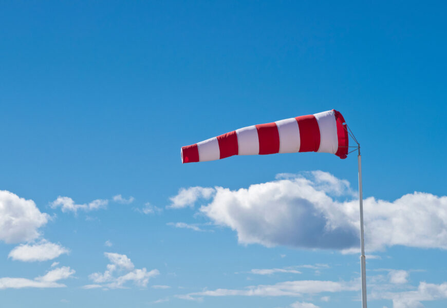 Abisu horia aktibatu da gaur eta biharko baso-sute arriskuagatik eta haize ufada bortitzengatik