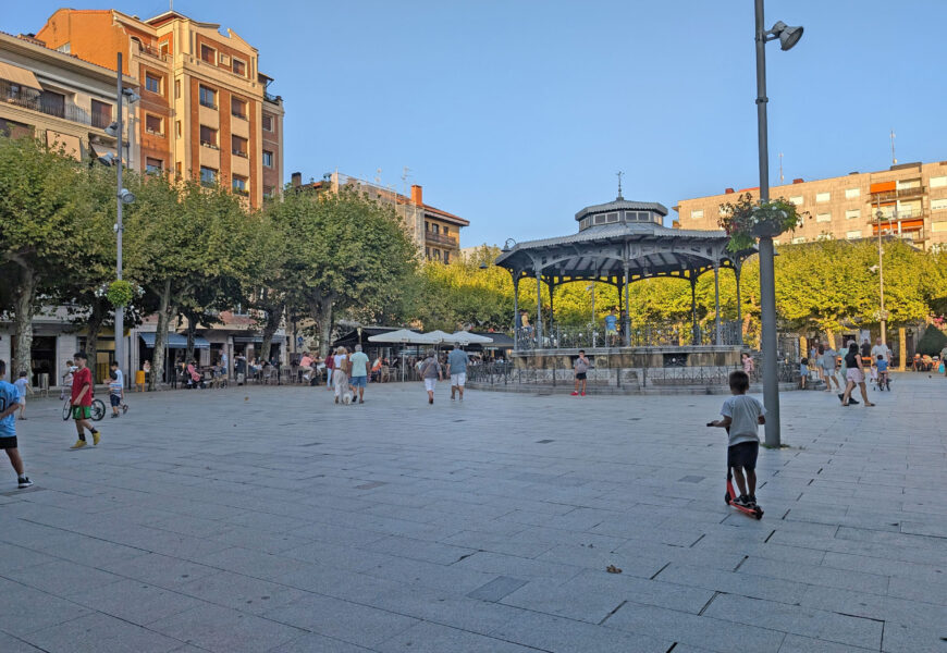 Gipuzkoako Foru Aldundiak bultzatutako ‘Ongizatearen Plaza’ Irunera iritsiko da urriaren 7an eta 8an Gipuzkoako Foru Aldundiak bultzatutako ‘Ongizatearen Plaza’ Irunera iritsiko da urriaren 7an eta 8an
