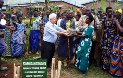 Behar Bidasoak Agustin Ugarte Manterola agurtu du