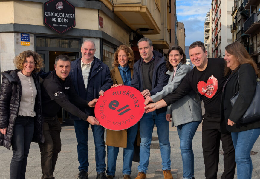 Hiriko 87 denda ‘Euskaraz barra-barra’ proiektura batu dira  Irunen hizkuntzaren erabilera sustatzeko