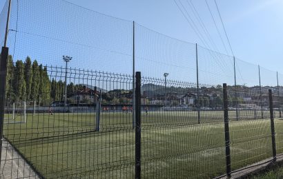 San Jose Langilea futbol zelaiko belar artifiziala eta kirol ekipamenduak berrituko dira