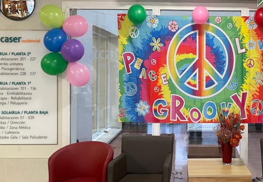 Inauteriek musika eta kolorez bete dituzte Caser Residencial Anaka eta Betharram zentroak