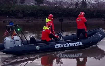 Bidasoa ibaiko uretan desagertutako gizonaren arrastorik ez