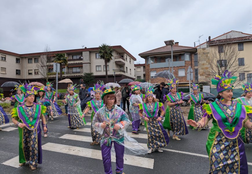 Euriak ez zuen lnauterietako desfilea galdu larunbatean eta igandean
