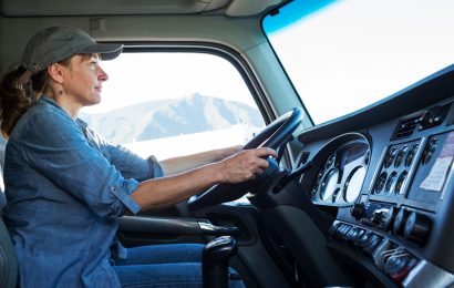 Garraioen sektorean emakume gidarien paperaz hausnartzeko mahai-ingurua antolatu du Plaiaundik