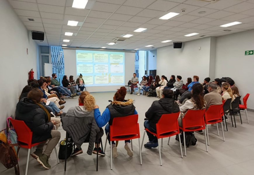 Familia Laguna programak udalerriko baliabideak eta elkarteak ezagutzeko topaketa antolatu du