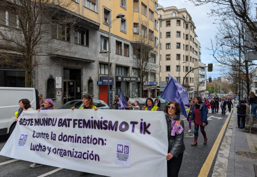 Bozgorailu moreak ahotsa altxatu zuen martxoaren 8an, Emakumearen Eguna zela eta