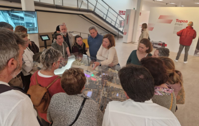 2.300 bisitari baino gehiago izan ditu ‘Vía Irun – Hiria gara’ erakusketak, Irunen etorkizuna argitu nahian