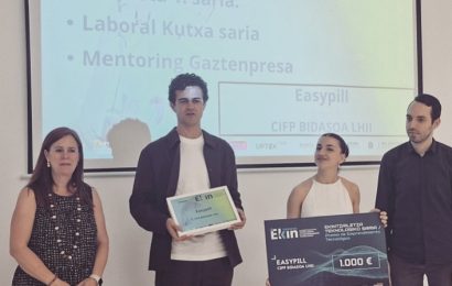 Ferran Olaizolak eta Olaia Martinezek Gipuzkoa Ekin lehiaketa irabazi dute ‘Easypill’ pastillero adimendunarekin