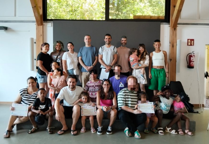 ‘Familia Laguna’ programako familiei eskertza-ekitaldia egin zaie Plaiaundiko Ekoetxean ‘Familia Laguna’ programako familiei eskertza-ekitaldia egin zaie Plaiaundiko Ekoetxean