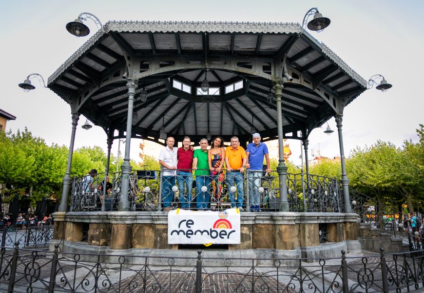 Irungo Remember taldeak aro berri bati ekingo dio zuzeneko musikari leial jarraituz Irungo Remember taldeak aro berri bati ekingo dio zuzeneko musikari leial jarraituz