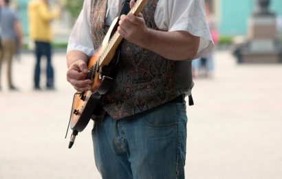 Rockalean taldeak giroa alaituko du igandean Alde Zaharrean eta San Juanen poteo musikatuarekin