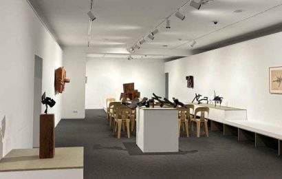 Bi bisita gidatu antolatu dira’Chillida Mendiburu. Denboraren ispilu’ erakusketa sakon ezagutzeko