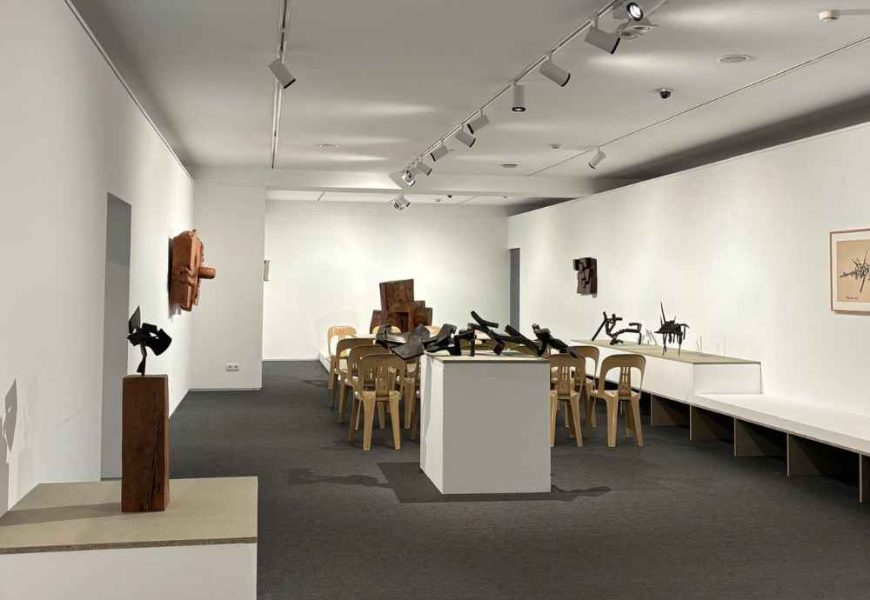 Bi bisita gidatu antolatu dira’Chillida Mendiburu. Denboraren ispilu’ erakusketa sakon ezagutzeko Bi bisita gidatu antolatu dira’Chillida Mendiburu. Denboraren ispilu’ erakusketa sakon ezagutzeko